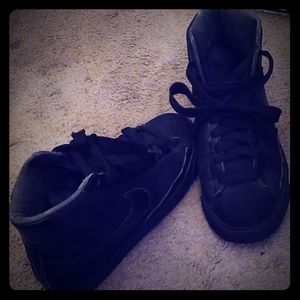Black high top Nike's size woman's 8